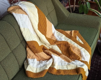 retro a rayas amarillo mostaza + marrón tostado + crema blanco crochet afghan blanket / boho boho eclectic vintage