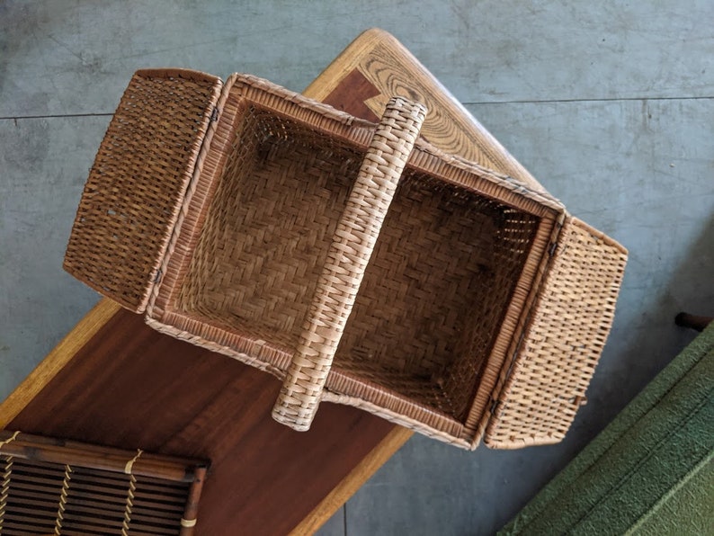 Vintage Wicker Picnic Basket Cottage Core Woven Lunch Basket Etsy