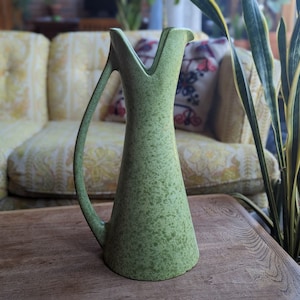 green speckled ceramic royal haeger pitcher vase | eclectic bohemian retro vintage flower jug with handle
