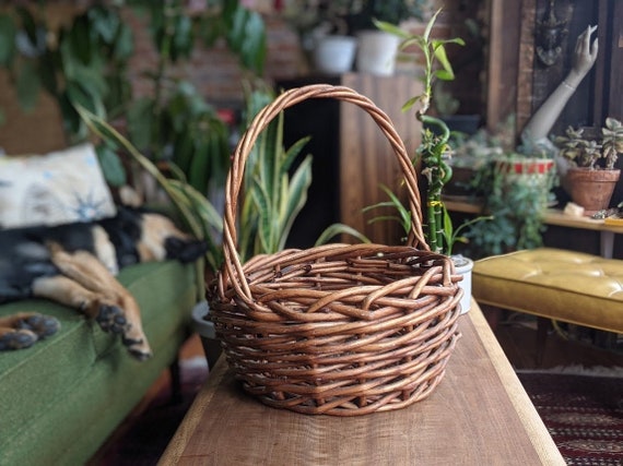 Vintage Wicker Rattan Garden Gathering Flower Centerpiece Farmhouse Basket