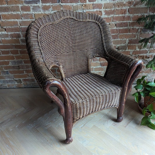 wicker patio chair | rustic farmhouse country flared armrest bonfire deck porch accent chair