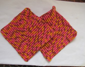 Pot holders crocheted