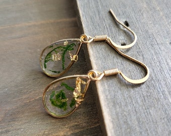 Petite Green Moss Resin Teardrop Earrings- Resin Jewelry- Real Moss Jewelry- Gold Earrings- Teardrop Earrings- Resin Jewelry- Handmade