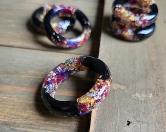 Black Enchanted Garden Resin Ring- Silver Flake Jewlry- Flower Rings- Dried Flowers- Rose Rings- Flower Resin Rings- Stacking Rings- Gold