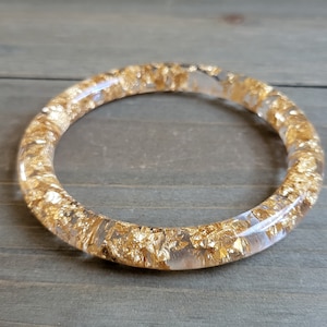 Gold Flake Resin Bangle- Real Gold Flake Jewelry- Resin Bracelet- Clear Bangle- Bangle- Gold Bracelet - Resin Bangle- Large Wrist Bracelet