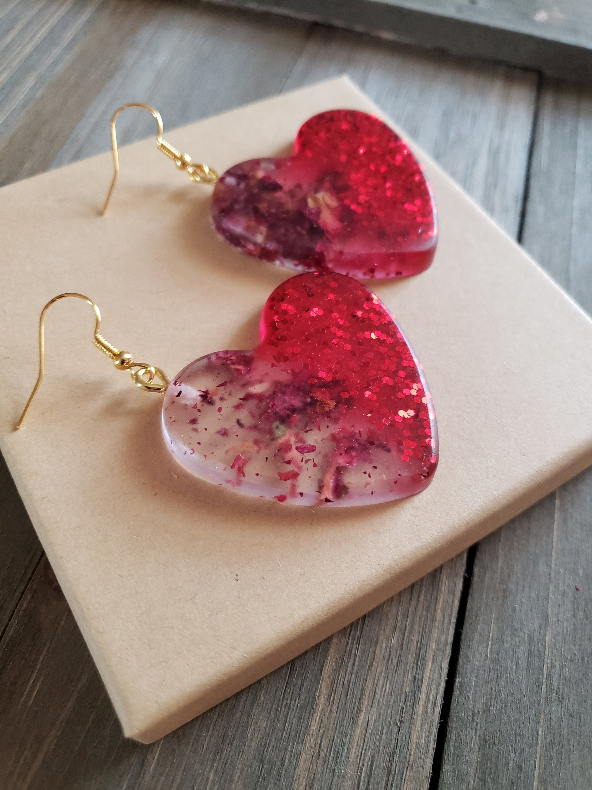 Heart resin earrings deals