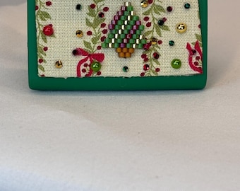 Hand Beaded Christmas Tree Hair Claw, 2-Inch Sturdy Claw with Glitter