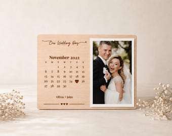 Married Calendar Photo Frame Personalized Wedding Gift for Couple Custom Picture frame
