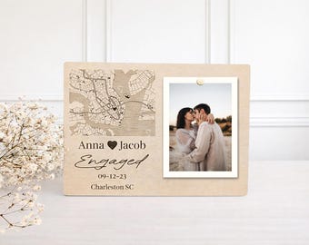 Marco de fotos con mapa de compromiso, regalo de boda, mapa personalizado del lugar donde nos conocimos, regalo para pareja comprometida