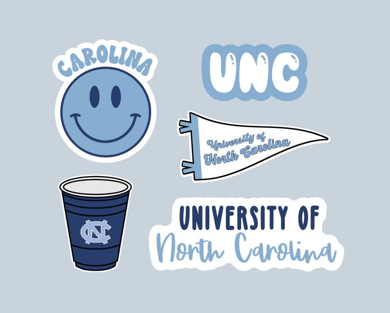 Peut inclure: Ensemble d'autocollants sur le th&egrave;me de l'Universit&eacute; de Caroline du Nord (UNC). Comprend un smiley bleu, le mot "CAROLINA", les lettres "UNC", un fanion et un gobelet avec le logo UNC. Tous les motifs sont bleus.