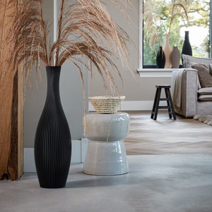 Floor Vase STELLA Matte Black, 3D Printed Striped Decoration Vase for Dried Flowers Made from Recycled Bio-Plastic image 2