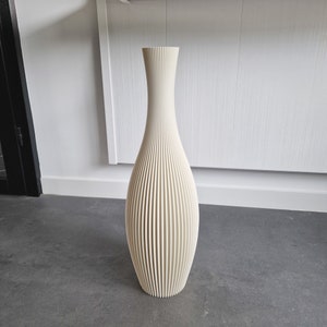 Floor Vase STELLA Ivory White, 3D Printed Striped Decoration Vase for Dried Flowers Made from Recycled Bio-Plastic Bild 1