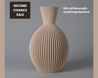 Second Chance 50% off - Vase LUNA - Beige - Modern Minimalist Vase with Ribbed Texture - 3D Printed from Recycled Bioplastic - 30 cm