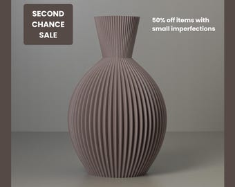Second Chance Sale 50% off - Gerippte Vase LUNA Nussbaum Taupe - Moderne Vase mit runder Form - 3D gedruckt aus recyceltem Biokunststoff - 35 cm