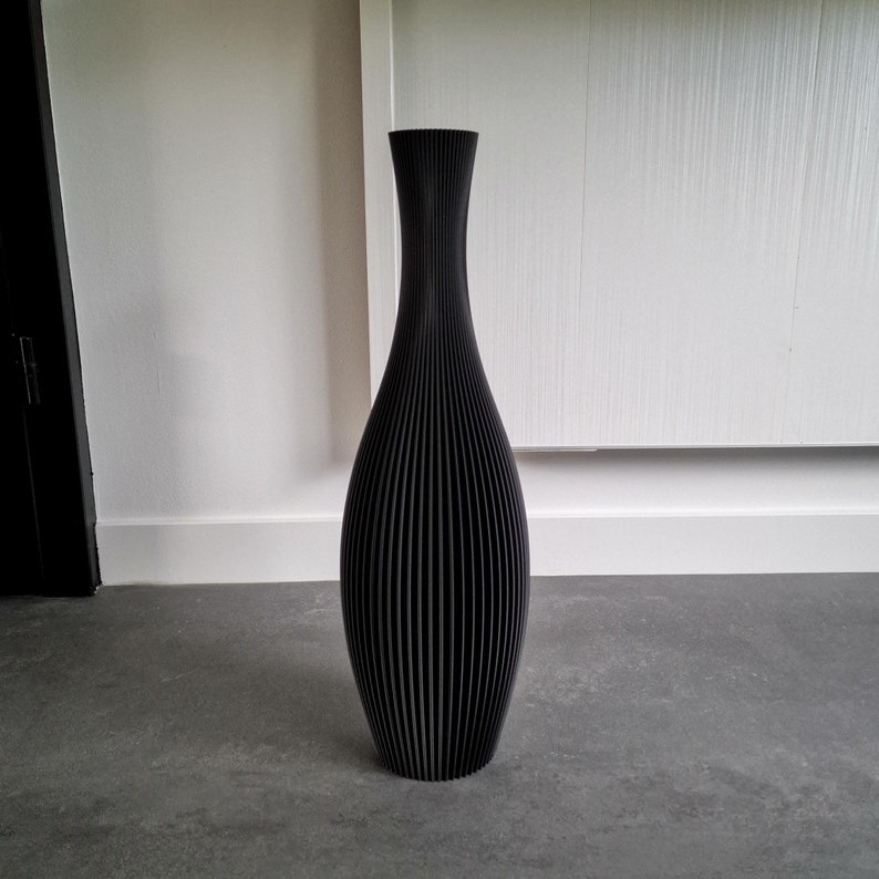 Floor Vase STELLA Matte Black, 3D Printed Striped Decoration Vase for Dried Flowers Made from Recycled Bio-Plastic image 1