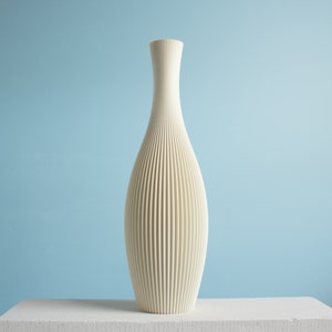 Floor Vase STELLA Ivory White, 3D Printed Striped Decoration Vase for Dried Flowers Made from Recycled Bio-Plastic Weiß