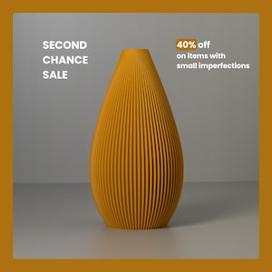 Second Chance Sale - 40% off - 30 cm Tall Minimalist Teardrop Vase with Striped Texture - 3D Printed Oval Design Vase