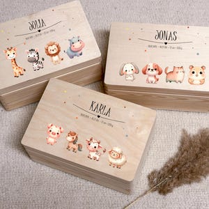 Personalized memory box with lid, wooden baby memory box, storage box with name, birth gift, cute animals in colorful