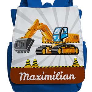 Sac à dos avec nom pour garçon | Motif excavatrice et chantier | Sac à dos de maternelle cool avec sangle de poitrine avec nom souhaité bleu clair bleu foncé rouge