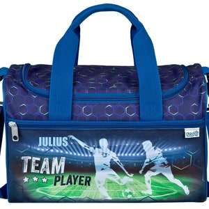 Kleine Sporttasche Fußball Jungen - Personalisiert mit Name - Reisetasche Kindertasche - 2 Fächer mit Umhängegurt