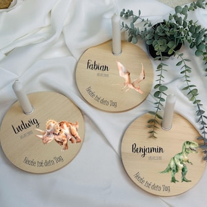 Personalized wooden birthday plate for children, candle plate for boys, birthday wreath colorful dinosaur, gift for birth and baptism Happy Birthday