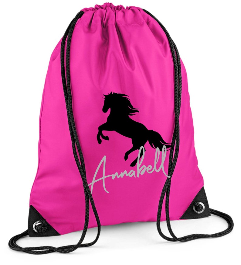 Sac à cordon personnalisé avec nom imprimé Motif cheval cabré & nom Sac à cordon avec motif cheval pour fille pink