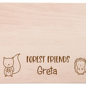 Frühstücksbrettchen für Kinder mit Namensgravur Personalisiertes Brotzeitbrett Holzbrett mit Motiv & Name Persönliches Geschenk Mädchen Forest friends