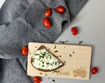 Tableau de petit-déjeuner pour enfants avec gravure de nom | Planche à collation personnalisée en bois avec motif et nom | Cadeau personnel garçons