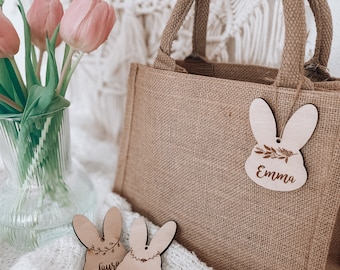 Jutetasche zu Ostern mit personalisiertem Holz-Anhänger | Ostertasche Geschenkanhänger für Kinder | Personalisiertes Osternest zum Befüllen