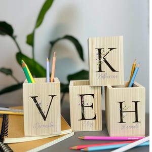 Portalápices de madera personalizado, caja de lápices para niños con nombre, regalo para niñas, carcaj de lápices con letras y flores con estampado colorido