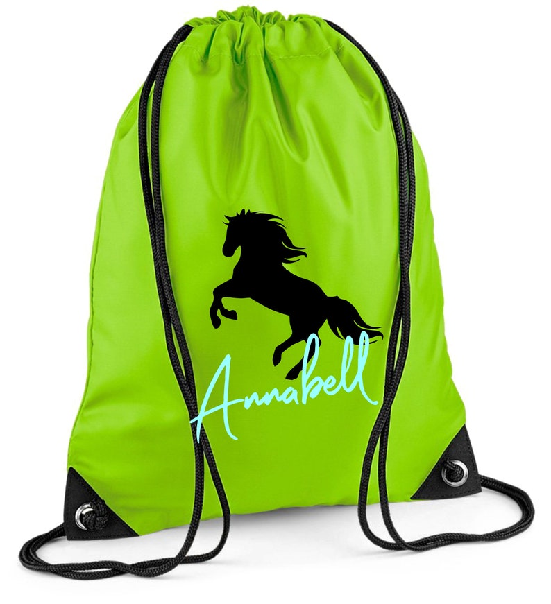 Sac à cordon personnalisé avec nom imprimé Motif cheval cabré & nom Sac à cordon avec motif cheval pour fille limette