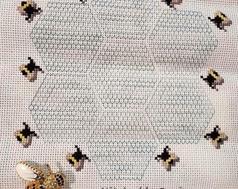 Bee Honeycomb Blackwork and Cross stitch chart