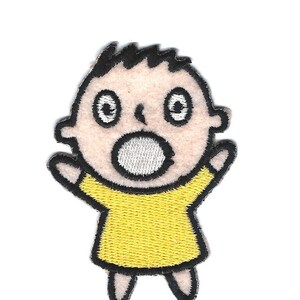 Pode incluir: Uma ilustração de desenho animado de uma pessoa com uma camisa amarela e cabelo preto, com uma expressão de surpresa e a boca aberta.
