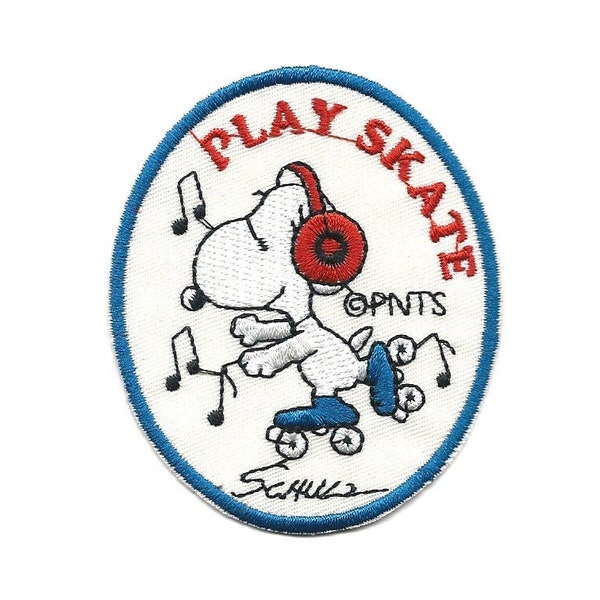 2.5X3" Snoopy on roller skate Embroidered IRON ON Patch / Sew On Patch red earphone headset applique listen music Play Skate musical note