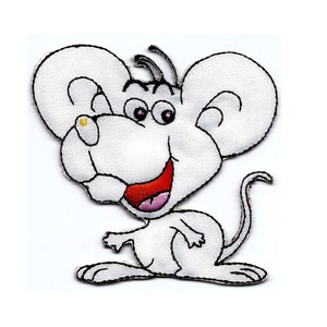 Könnte beinhalten: Eine weiße Comic-Maus mit schwarzen Augen und einem roten Mund lächelt. Die Maus hat große Ohren und einen langen Schwanz.