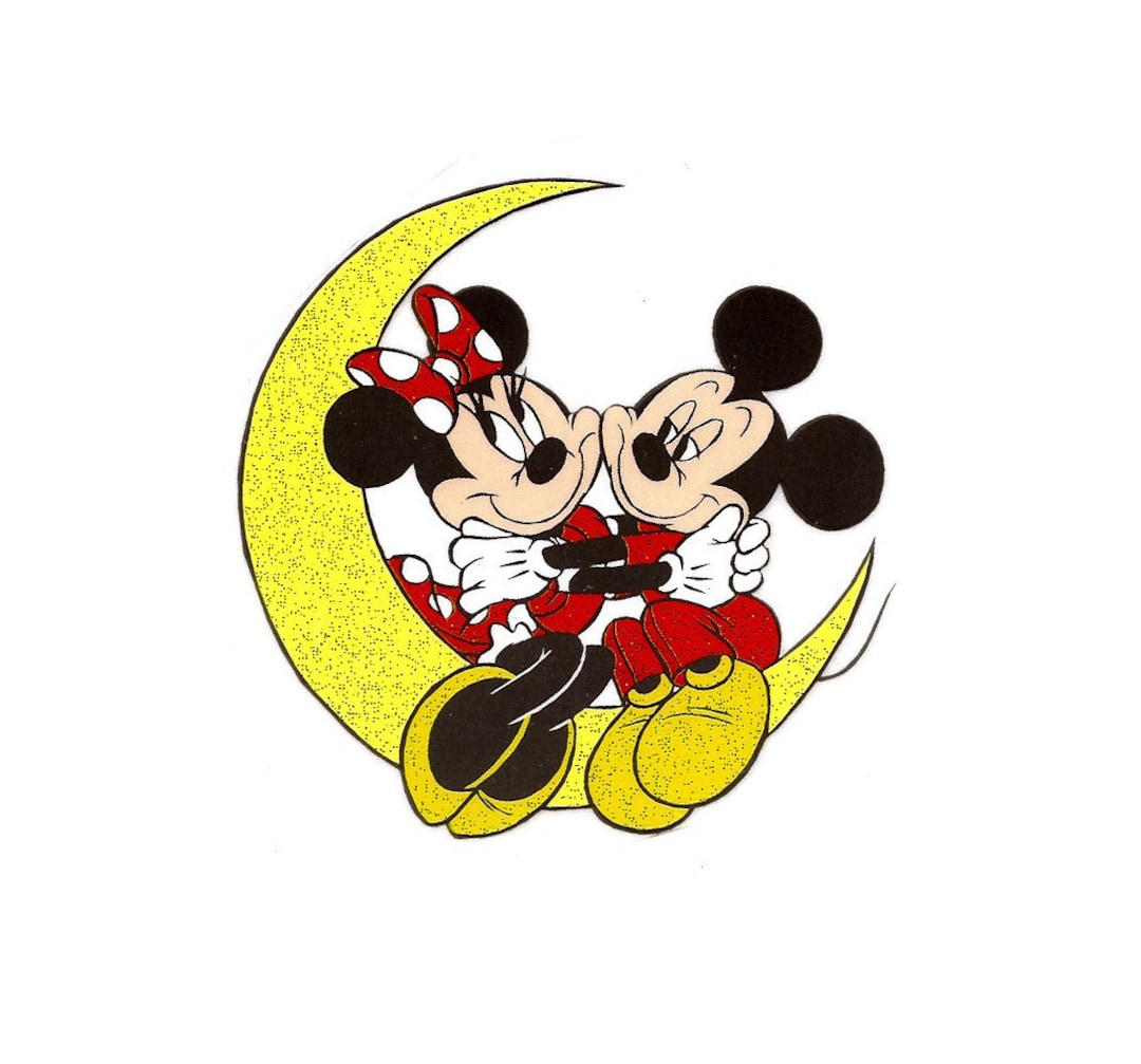 mickey minnie mouse kissing