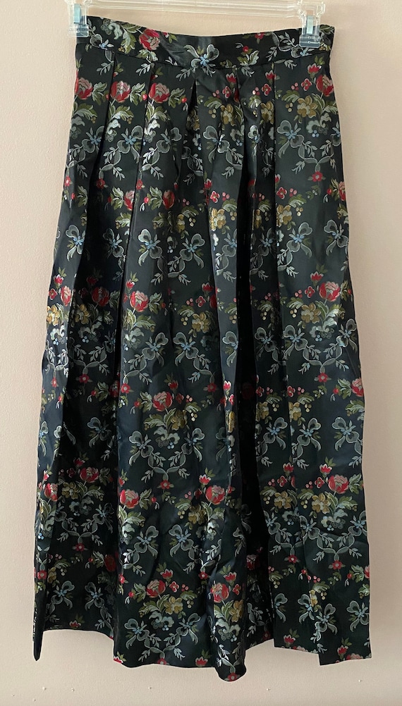 Vintage size 8 Susan Bristol floral skirt with si… - image 2