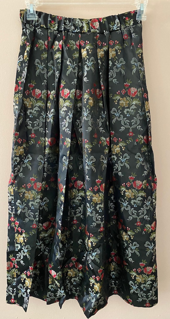 Vintage size 8 Susan Bristol floral skirt with si… - image 1