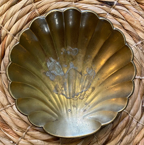 Vintage solid brass seashell trinket dish