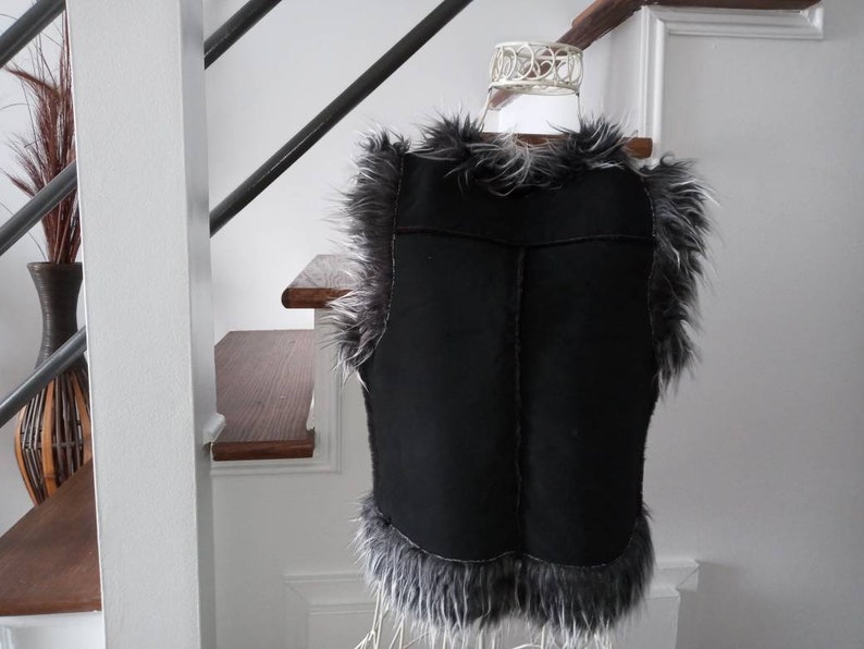 grey girl woman extra small hippie boeme country western Amerindians SHAGGY jacket sleeveless black