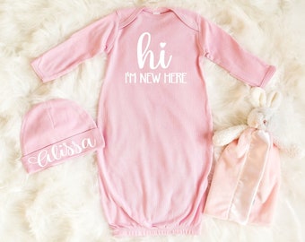 Personalized Baby Girl Sleeper Gown with Name, Baby Layette Set, Custom Infant Gown, Coming Home Outfit, Hi Im New Here, Baby Shower Gift