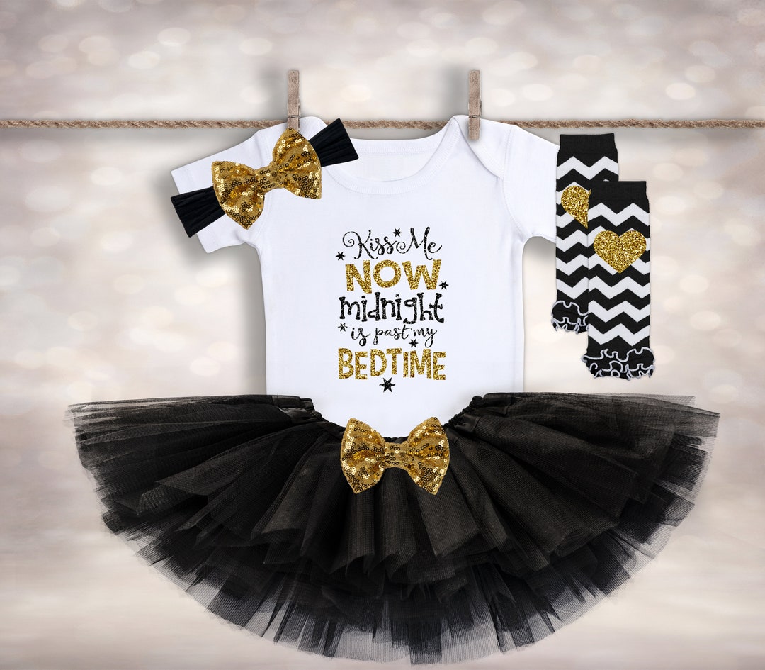 Buy Kiss Me Now Outfit Baby's 1st New Years Onesie, Baby Girls New Year's  Eve Outfit, Baby's First New Years, 2022 New Year's Shirt Online in India 