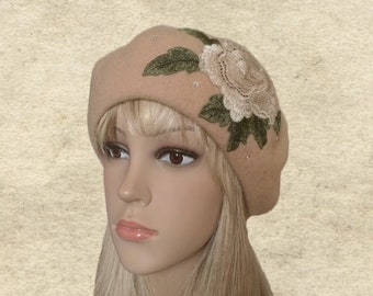 Winter beige beret, Wool felted beret, Womens felt beret, Winter beret lady, Beret with applique, Ladies felted beret, Winter wool beret