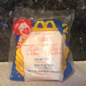 Aladdin King Of Thieves &quot; Abu and Carpet&quot; 1996 McDonald&#39;s Happy Meal Toy #2