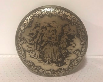 Daher Courting Couple & Cherub Tin