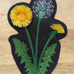 Embroidered Dandelion Applique Patch with Fringe: Nature-Inspired Decor (6x4)