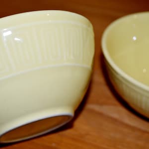Beautiful vintage bowl set bowls yellow 70s retro mid century shabby chic country style