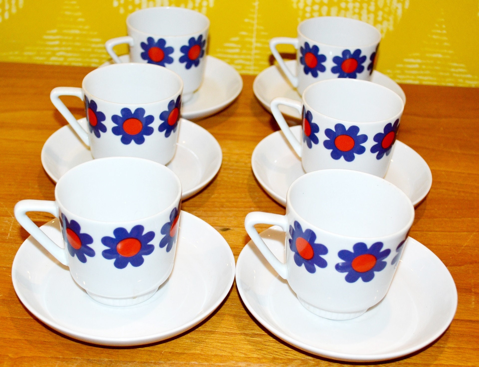 Vintage Geschirr EIN (von sechs) Set Tasse und Unterteller Kahla DDR BLUME 70er Jahre Retro Mid Century Seventies