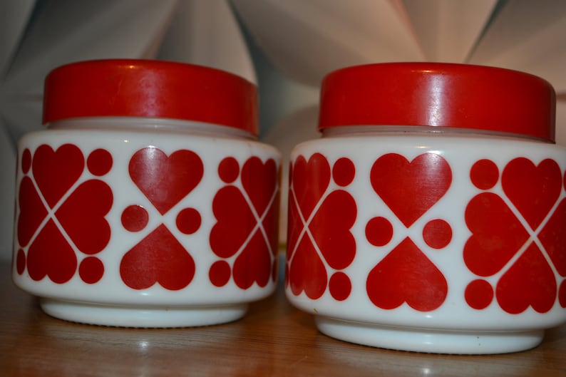 2 vintage cans redwhite heart 70s