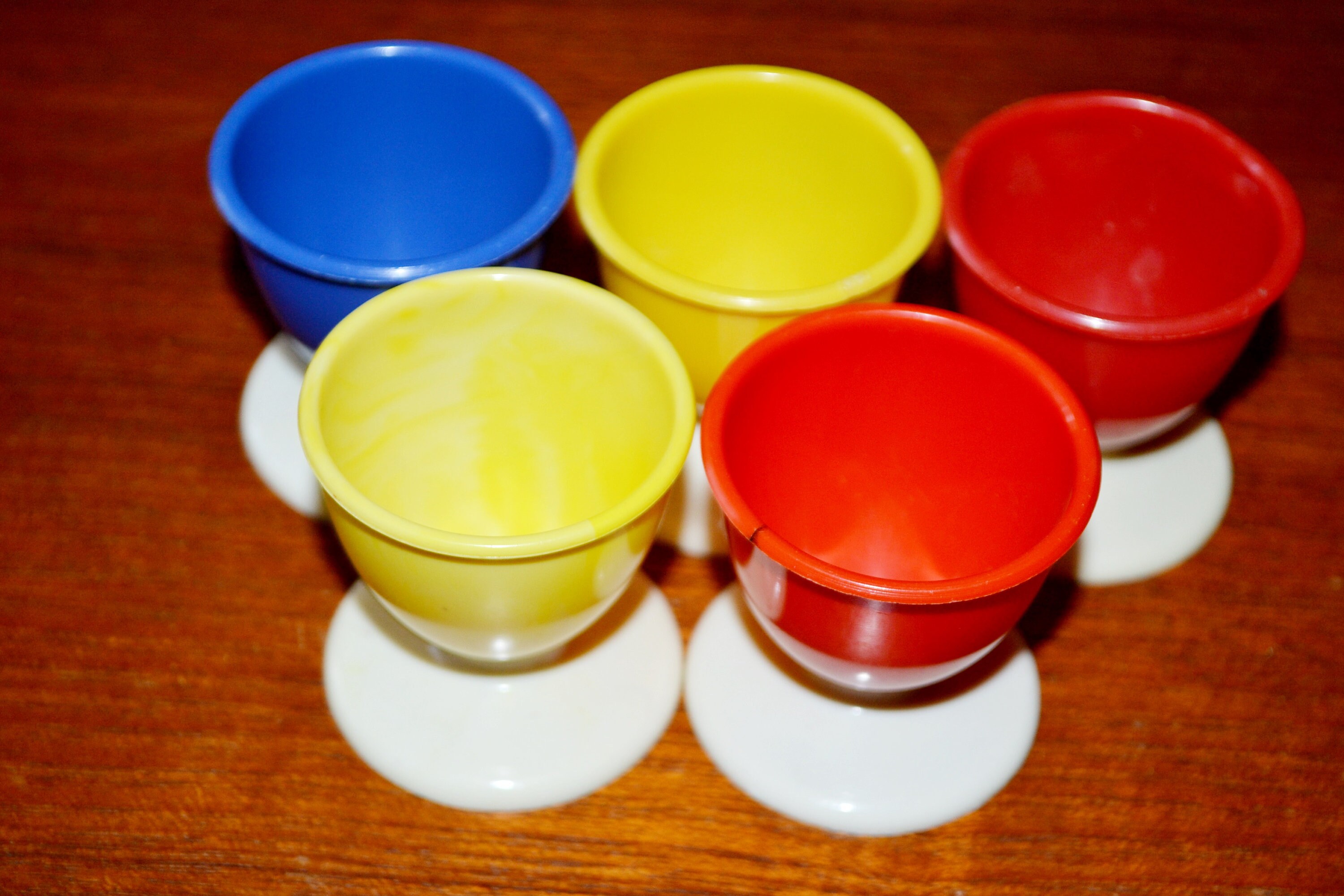 ヴィンテージ エッグカップ セット 1950 年代 プラスチック カラフル